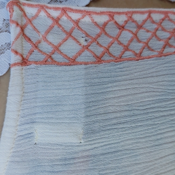 Rahi Cali white floral embroidered top - Picture 6 of 14